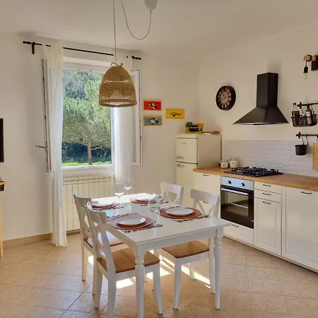 Sea ​​& Olive Trees Apartment Quercianella
